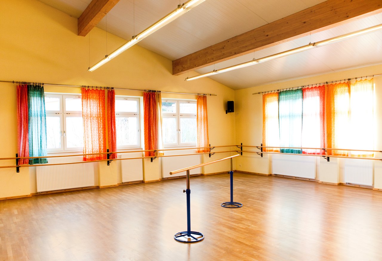 Tanzschule Scherg in Pfaffenhofen: Wir bieten Ihnen Tanz und Fitness in vier verschiedenen Kursbereichen.